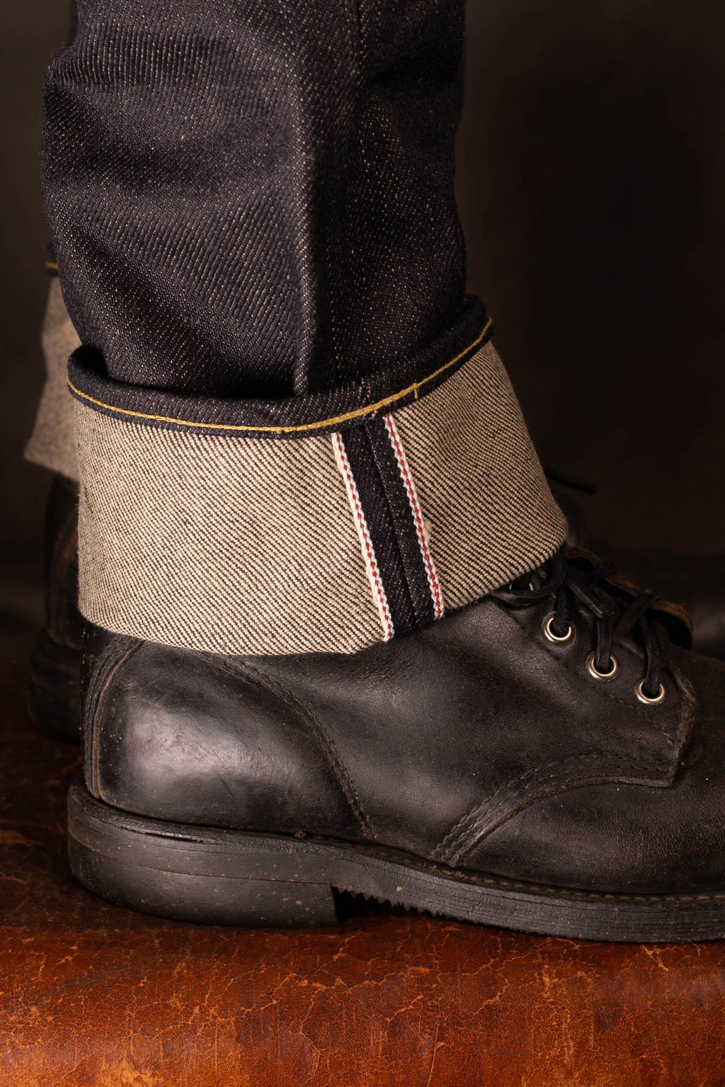 Iron Heart IH-555-XHS 25Oz Selvedge Slim Cut