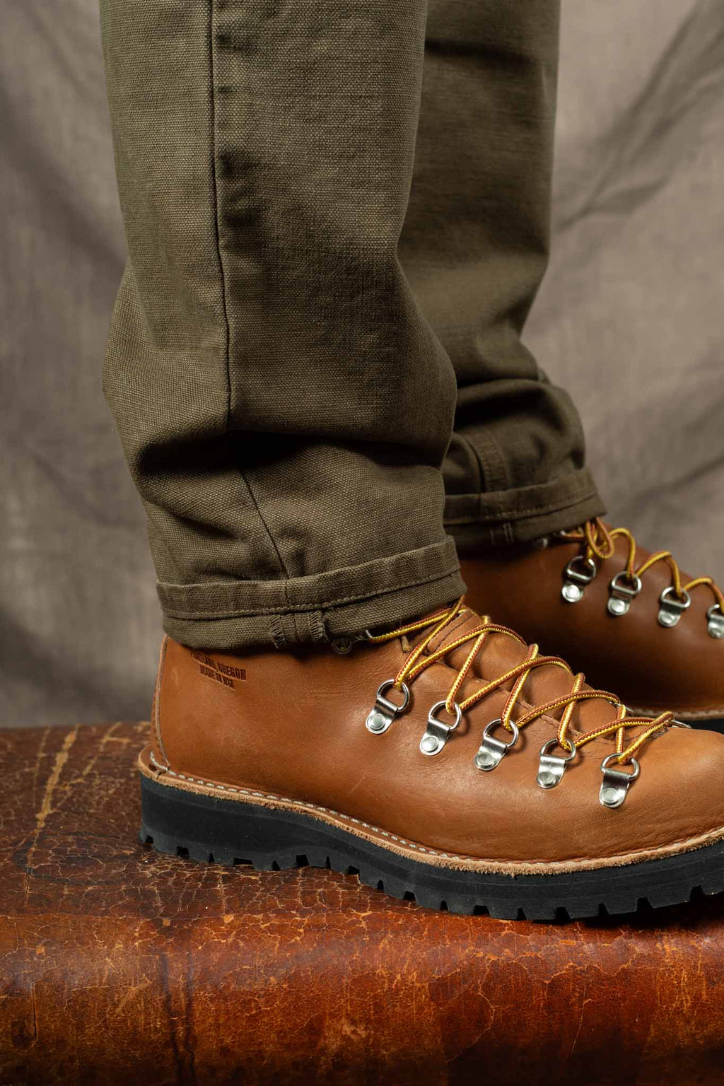 Freenote Cloth – Workers Chino Slim Straight Fit 14 Ounce Slub Olive