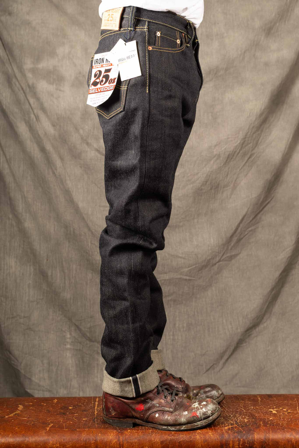 IH-888-XHS 25oz Selvedge Denim Medium/High Rise Tapered Cut Jeans -Indigo