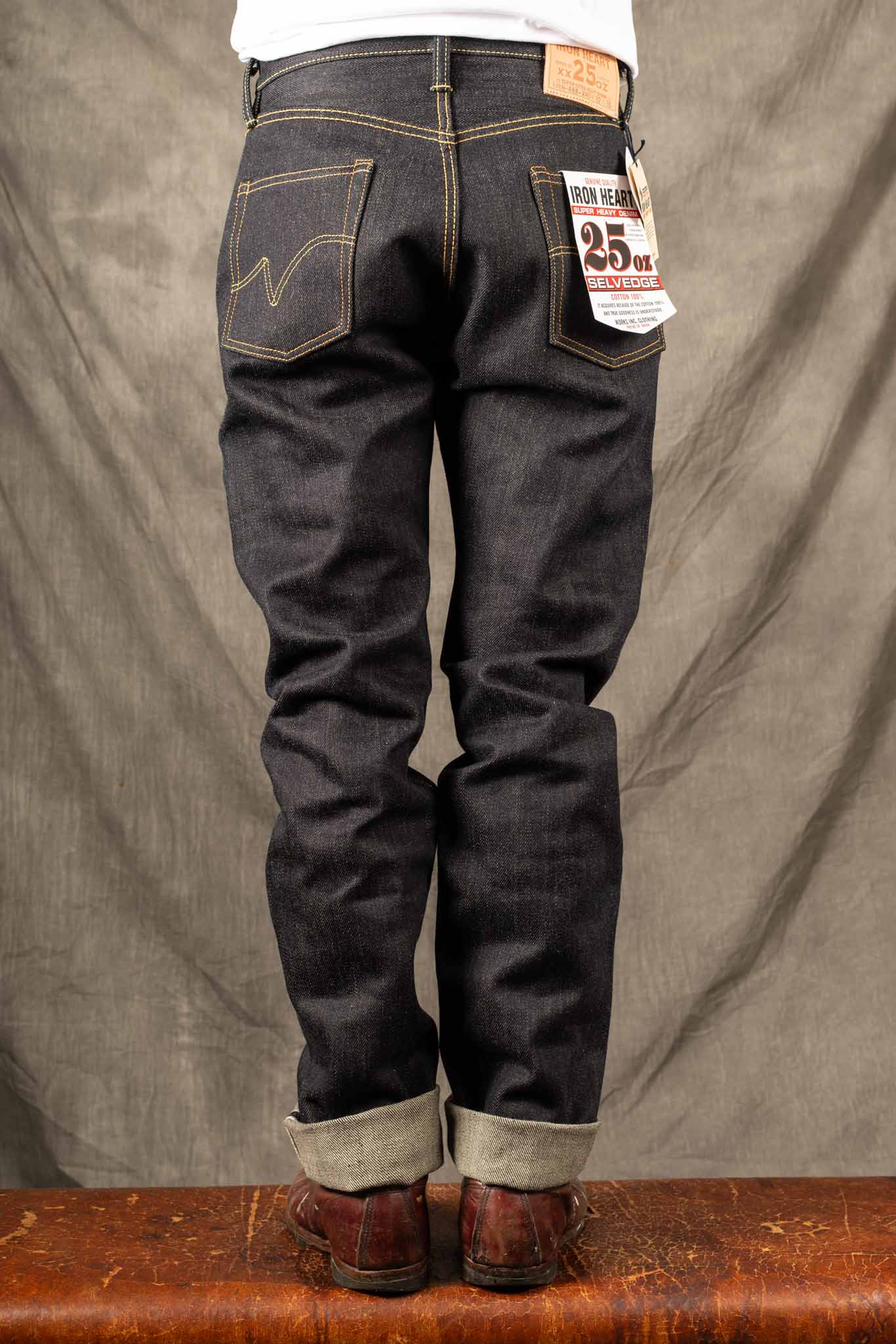 IH-888-XHS 25oz Selvedge Denim Medium/High Rise Tapered Cut Jeans -Indigo