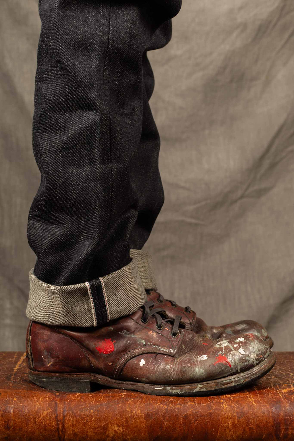 IH-888-XHS 25oz Selvedge Denim Medium/High Rise Tapered Cut Jeans -Indigo