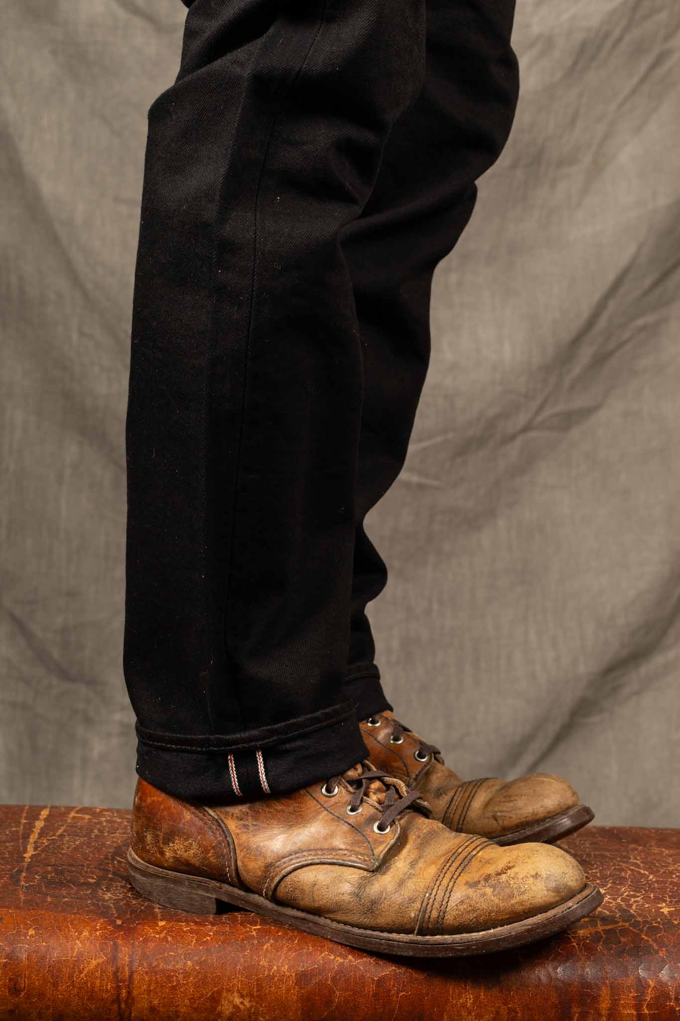 Iron Heart IH-888S-142bb 14oz Selvedge Denim Super Black (Fades to Grey)