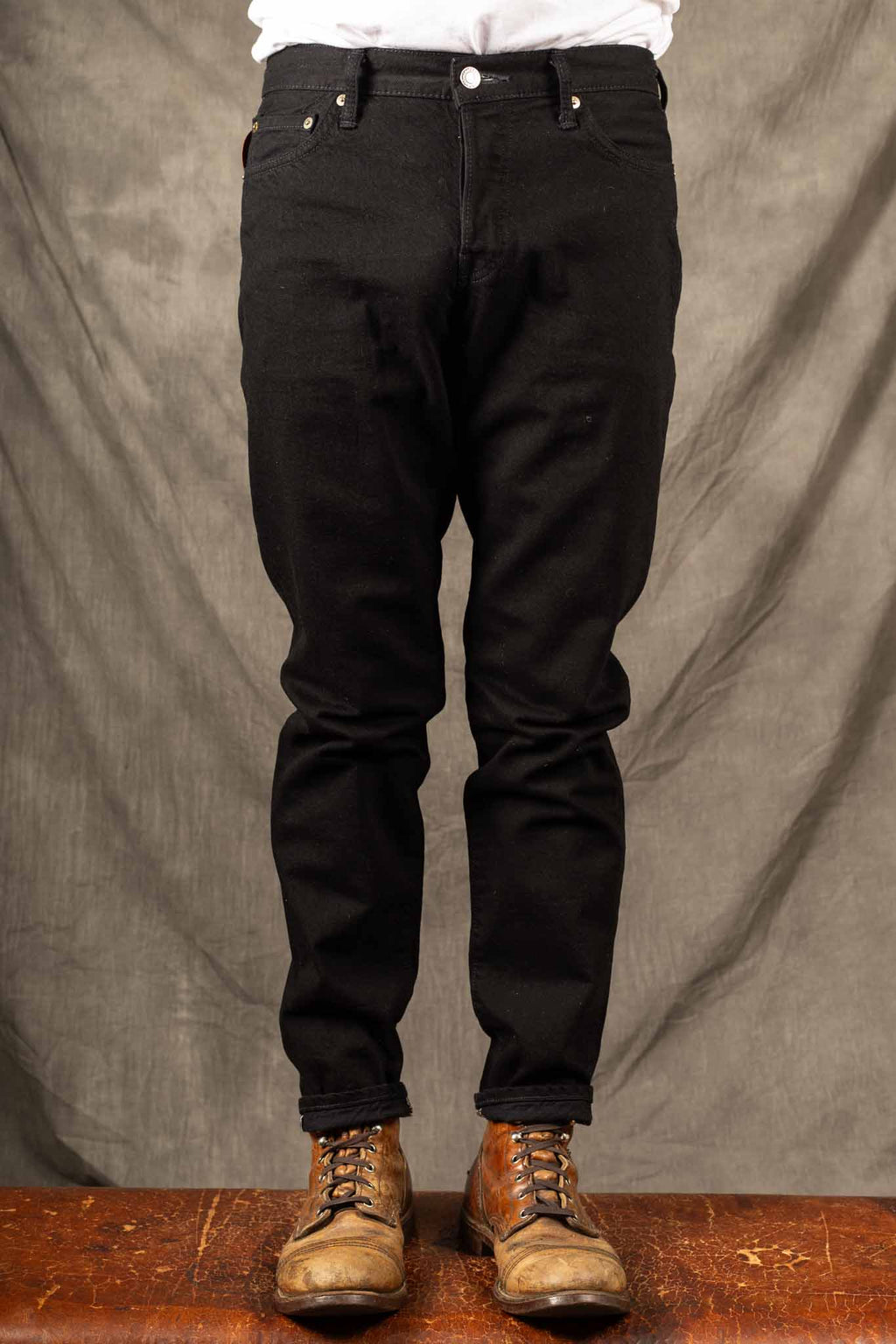 Edwin Made in Japan, Regular Tapered, 11oz Kaihara, Purple x White Selvage - Black Rinsed