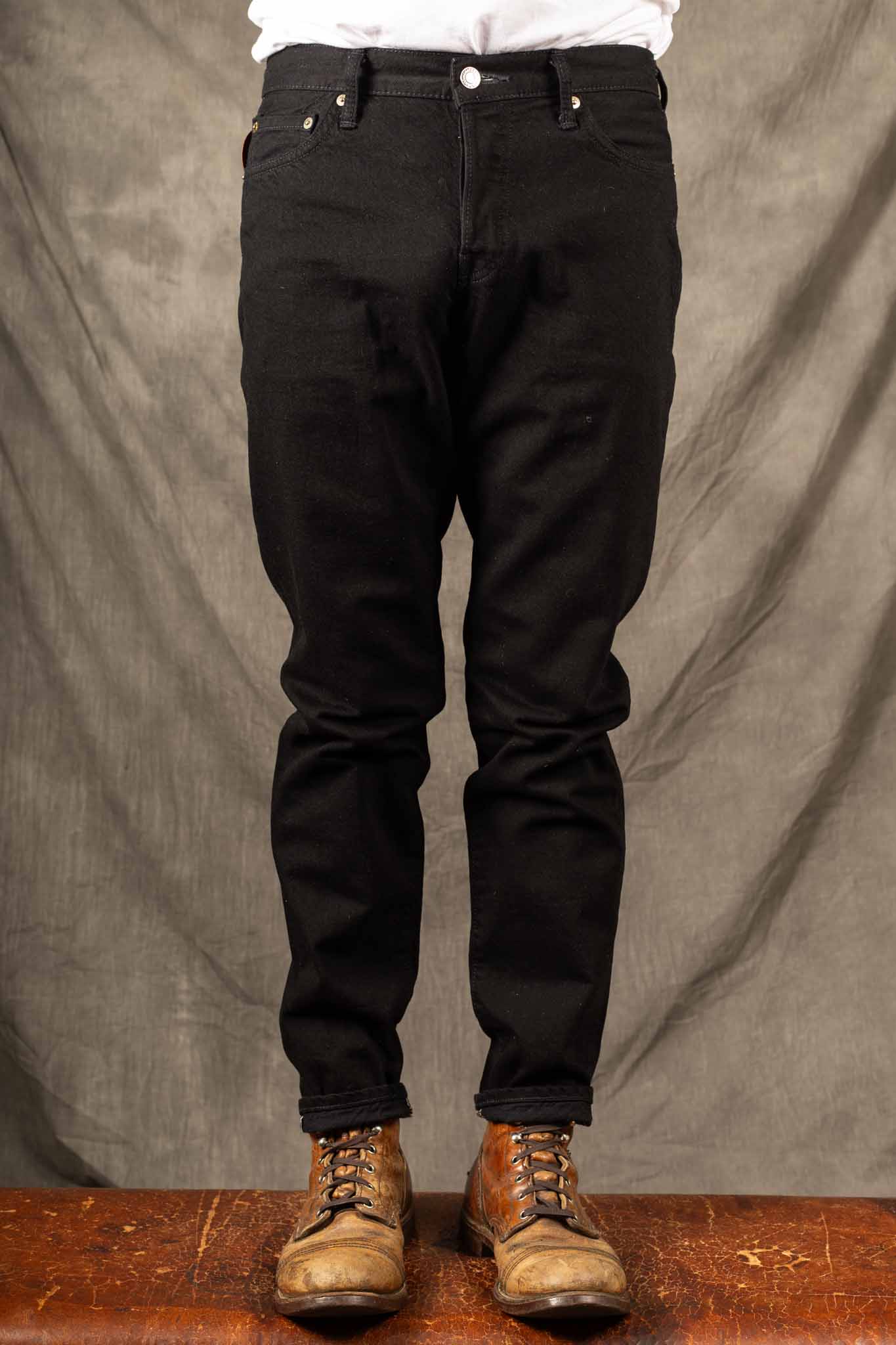 Edwin Made in Japan, Regular Tapered, 11oz Kaihara, Purple x White Selvage - Black Rinsed