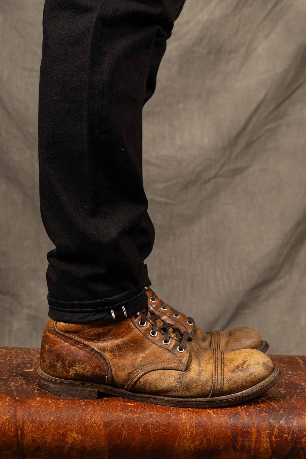 Edwin Made in Japan, Regular Tapered, 11oz Kaihara, Purple x White Selvage - Black Rinsed