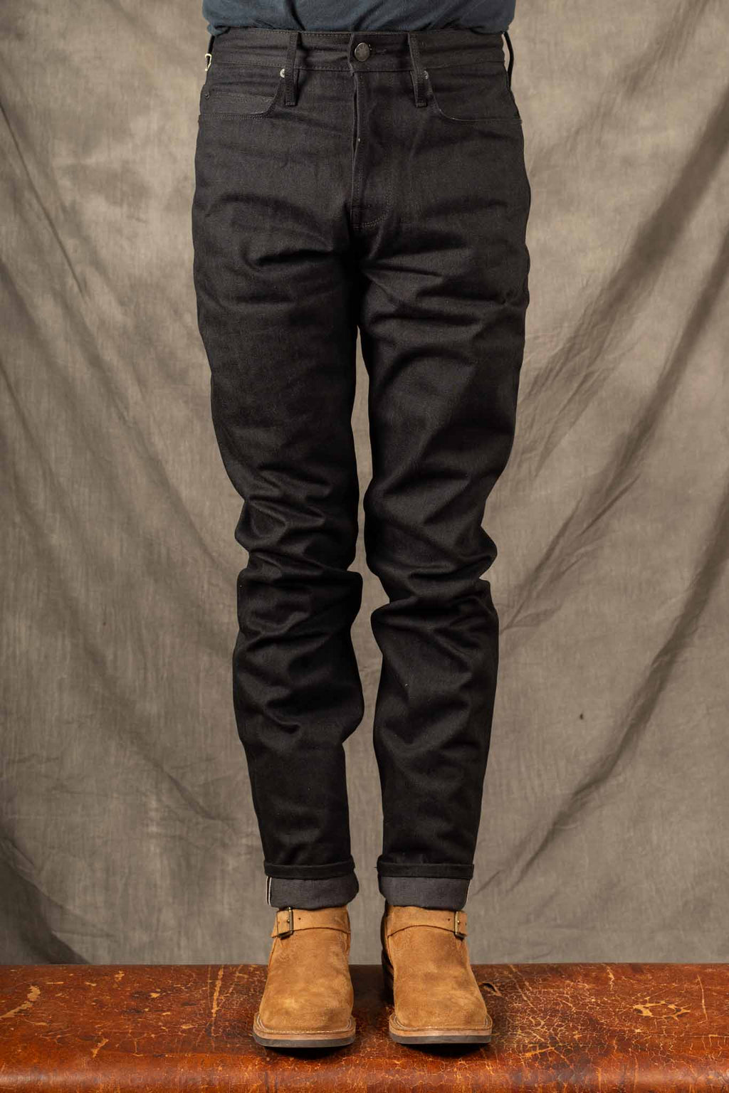 Freenote Cloth - portola classic taper raw 14.25 ounce black grey