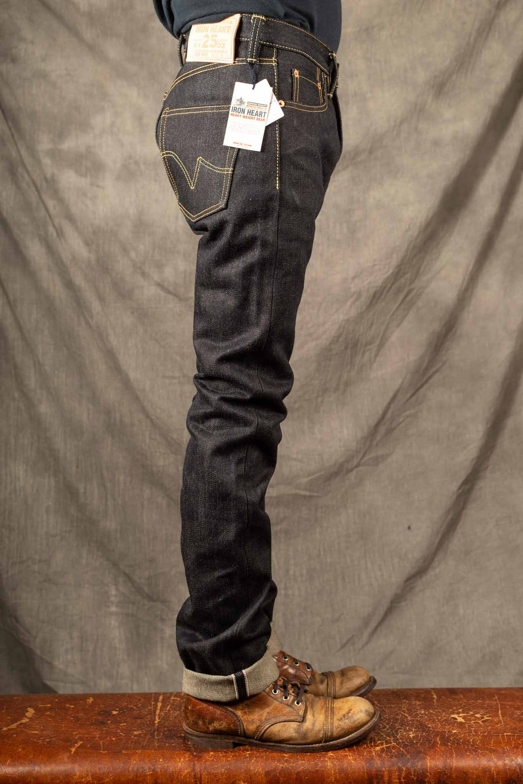 Iron Heart IH-555-XHS 25Oz Selvedge Slim Cut