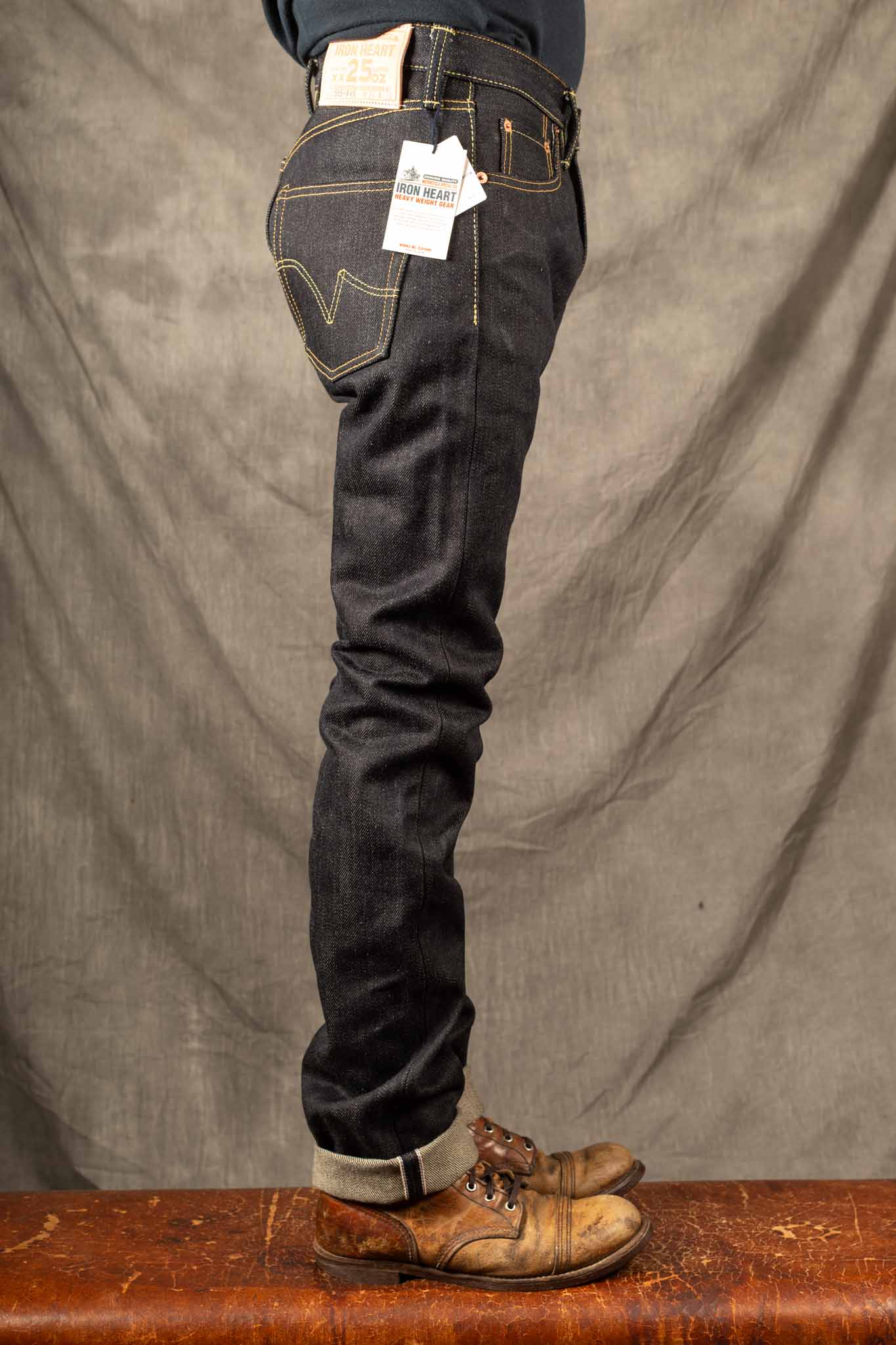 Iron Heart IH-555-XHS 25Oz Selvedge Slim Cut