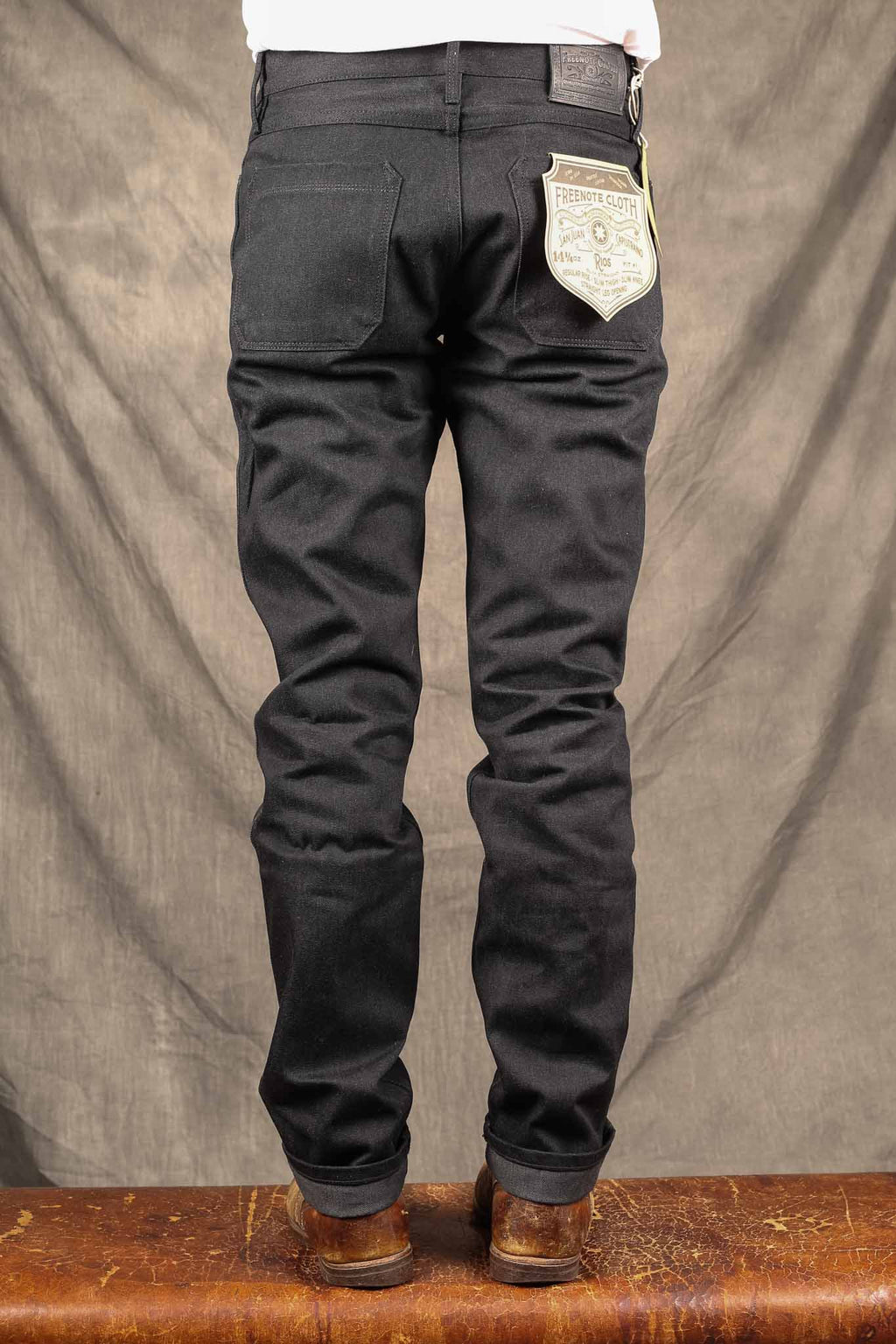 Freenote Cloth - rios Slim Straight raw 14.25 oz black grey japanese denim