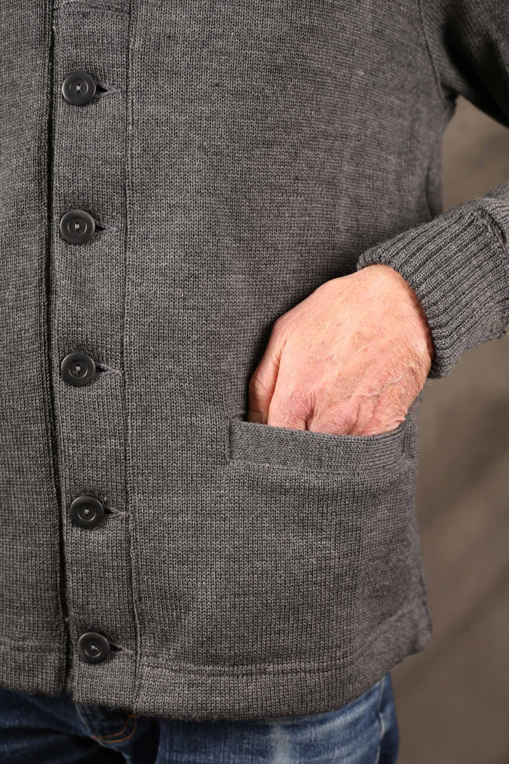 Dehen Shawl Sweater Charcoal