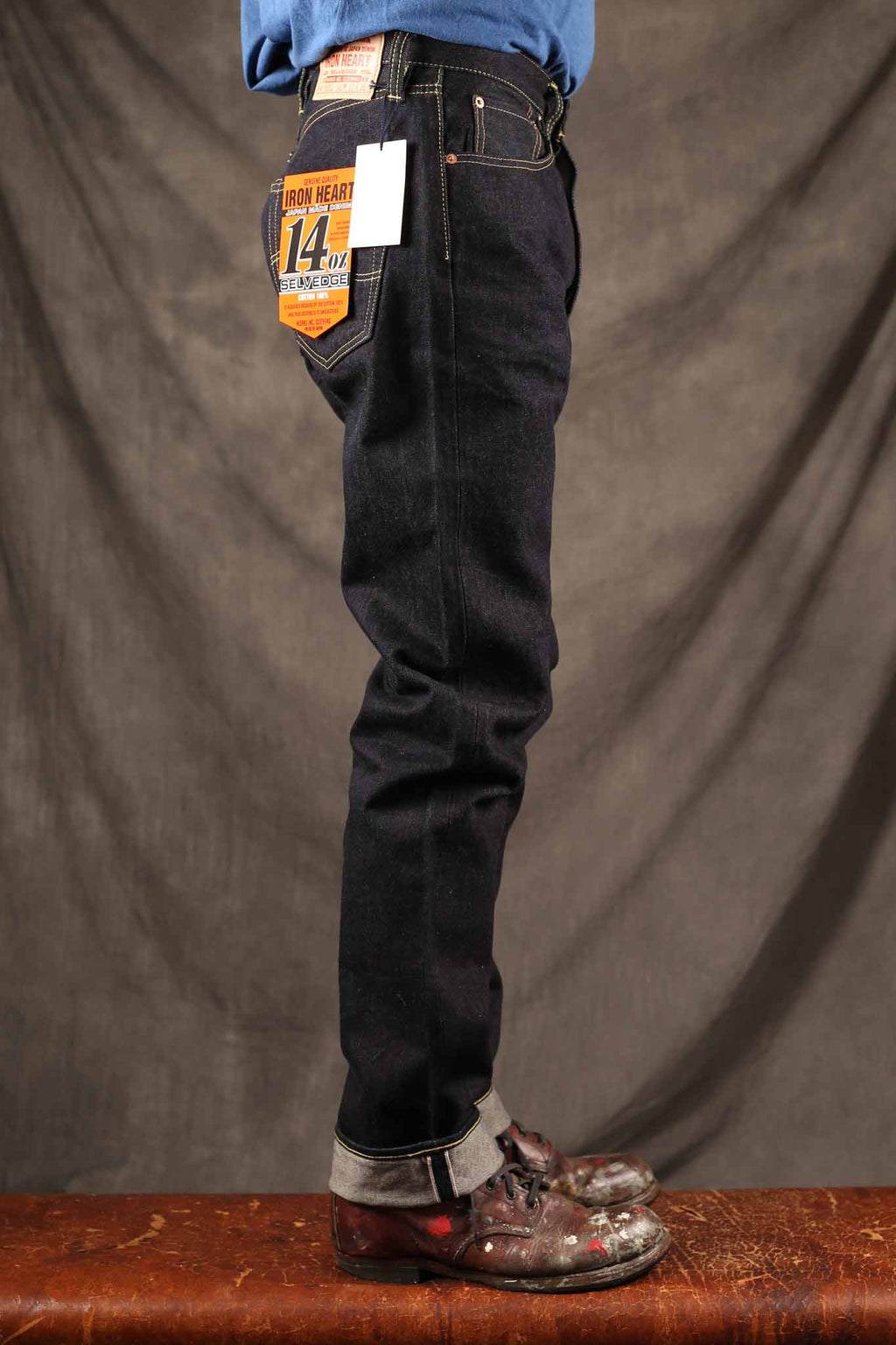 IRON HEART - IH-1955S-142 - 14oz Selvedge Denim "1955" Vintage Tapered Cut Jeans - Indigo