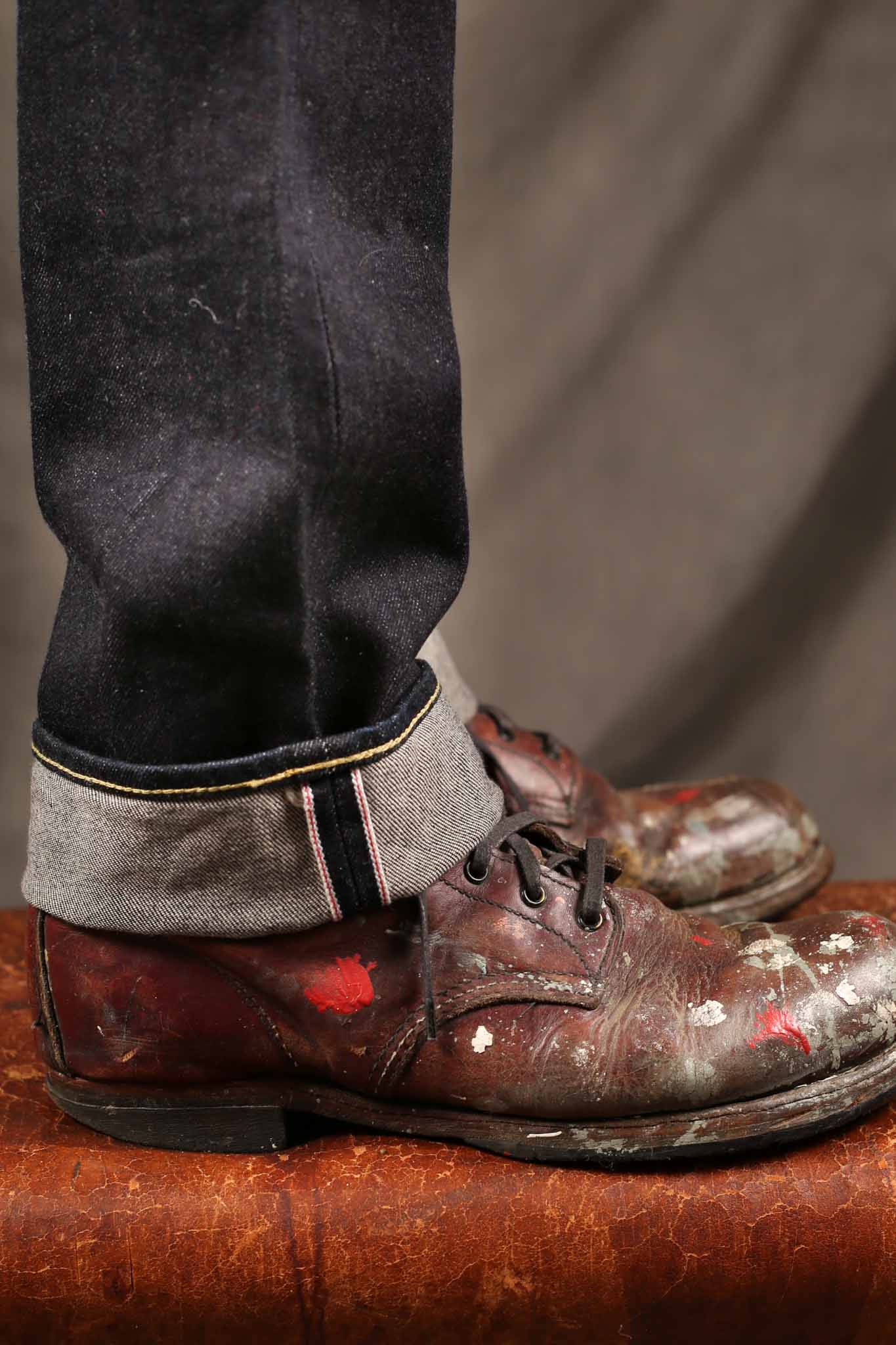 IRON HEART - IH-1955S-142 - 14oz Selvedge Denim "1955" Vintage Tapered Cut Jeans - Indigo