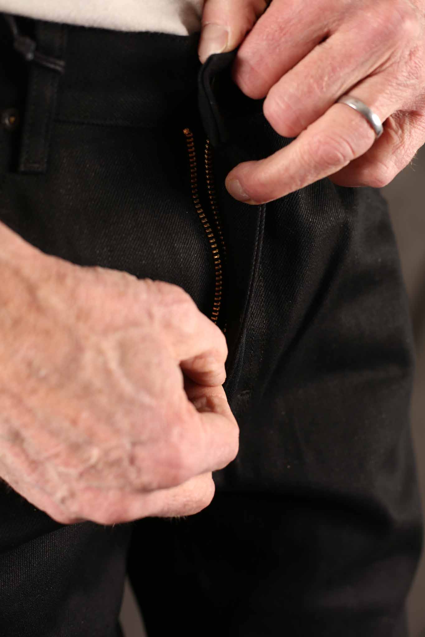 LEE 101 Z - REGULAR - KAIHARA SELVAGE DENIM JEANS - DRY BLACK - 14 OZ