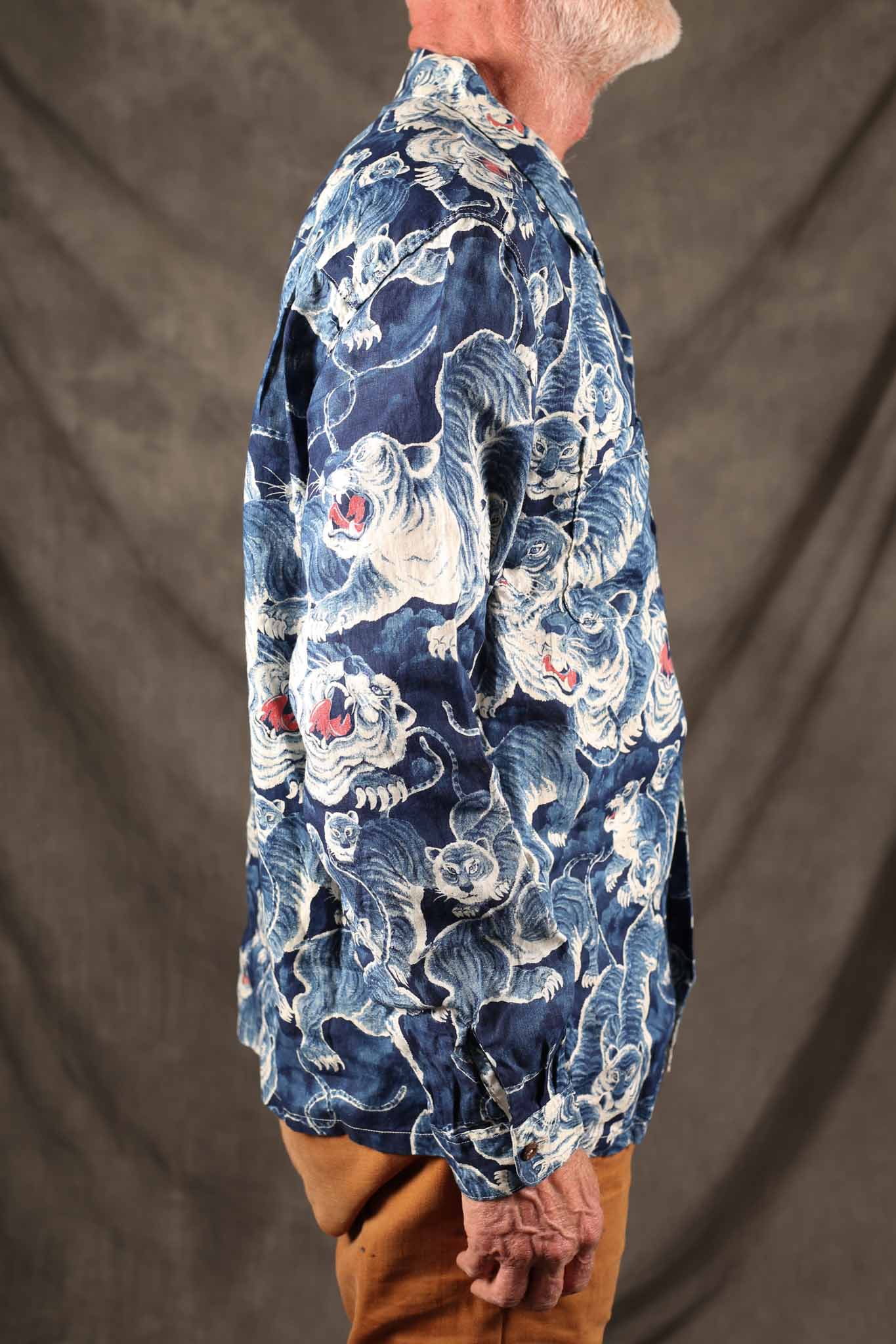 THE FLAT HEAD - FN-SCR-017L Linen Long-Sleeve Hundred Tigers Shirt