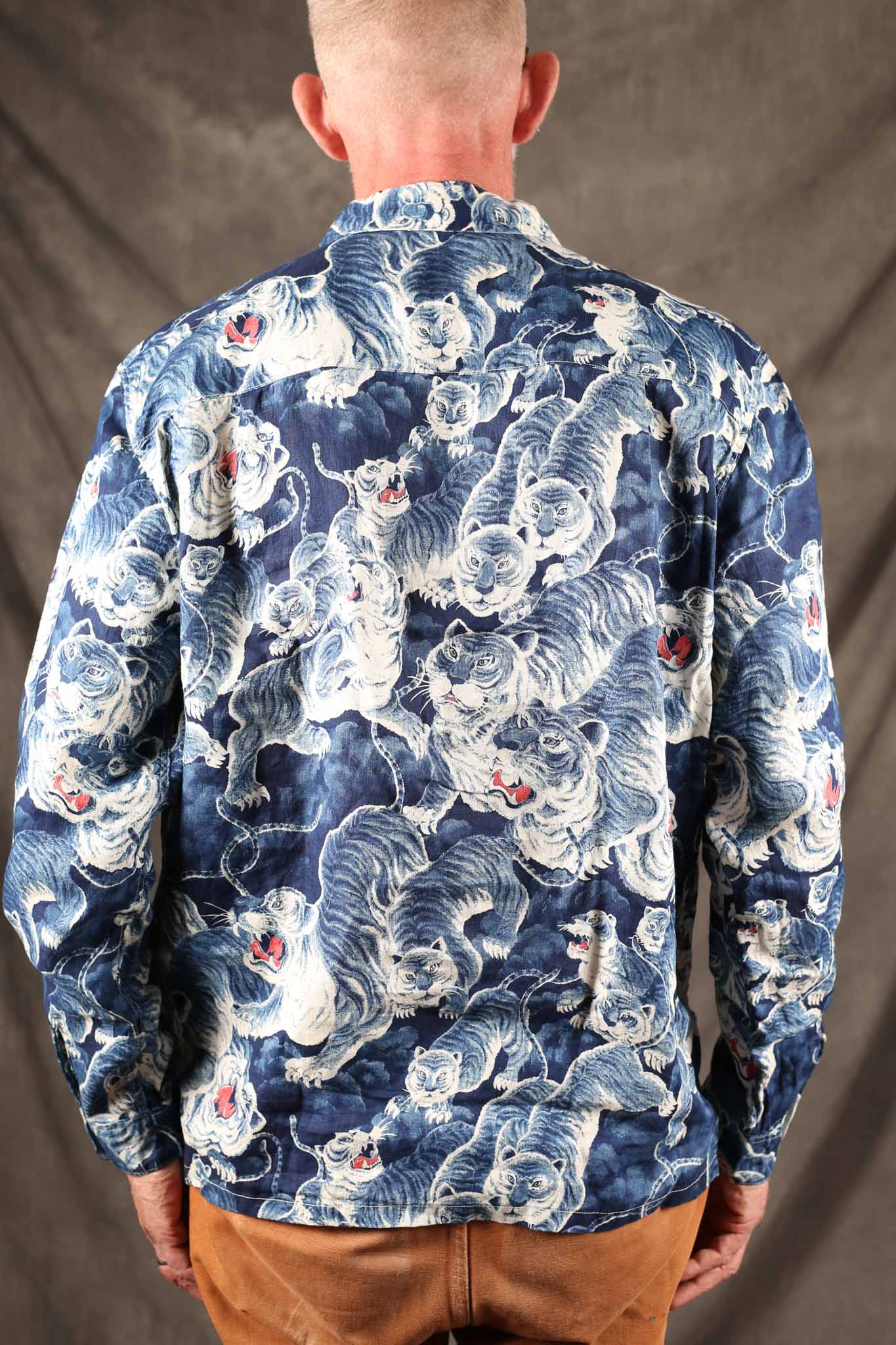 THE FLAT HEAD - FN-SCR-017L Linen Long-Sleeve Hundred Tigers Shirt
