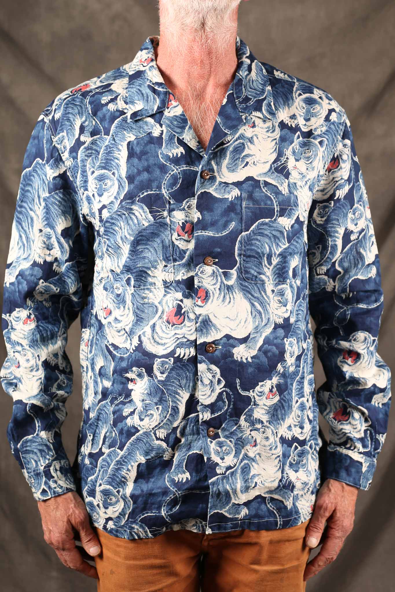 THE FLAT HEAD - FN-SCR-017L Linen Long-Sleeve Hundred Tigers Shirt