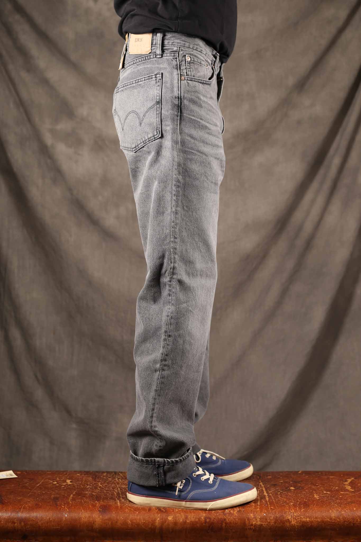 Edwin Made in Japan - Loose Pant - 13oz Kaihara Right Hand Black Denim