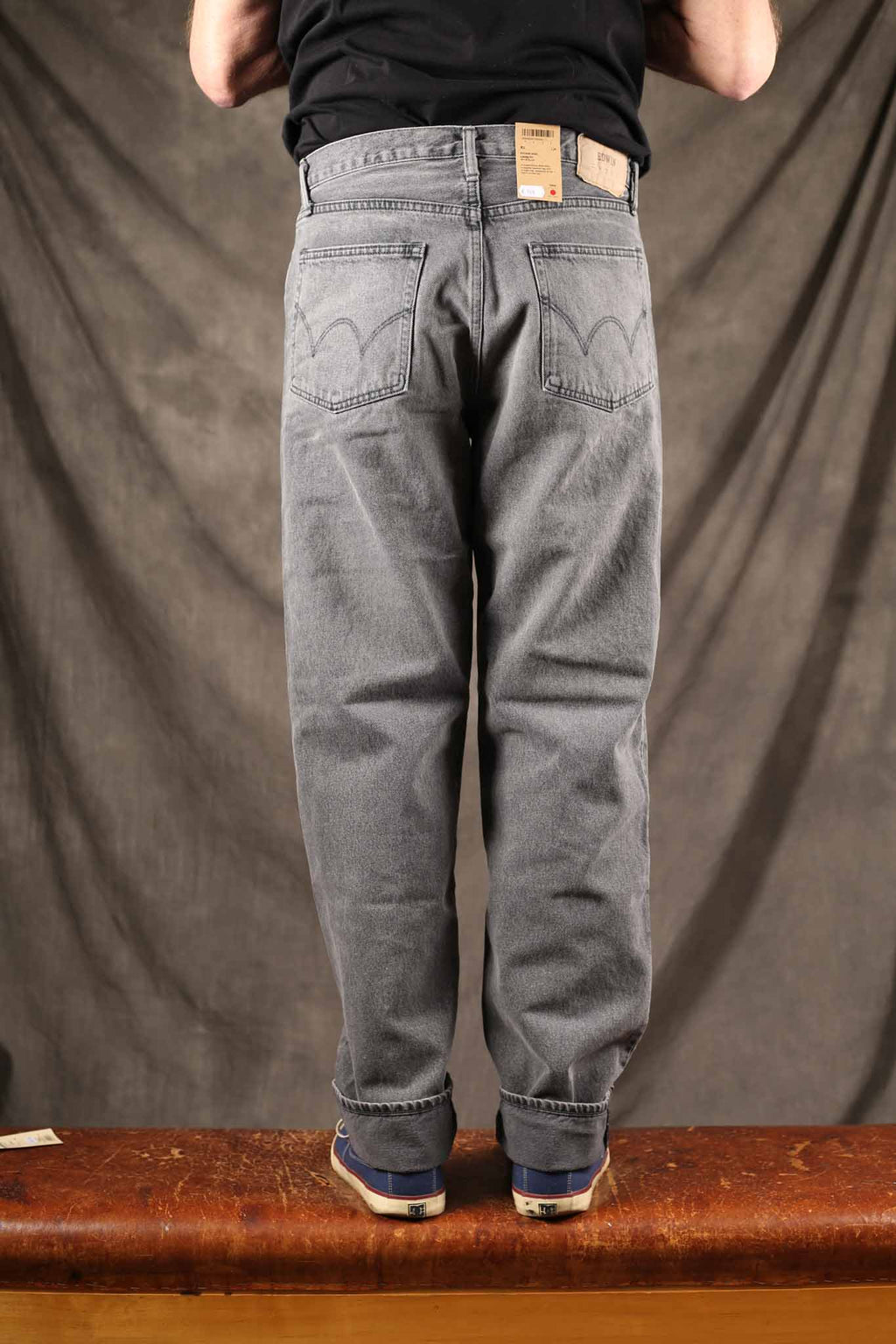 Edwin Made in Japan - Loose Pant - 13oz Kaihara Right Hand Black Denim