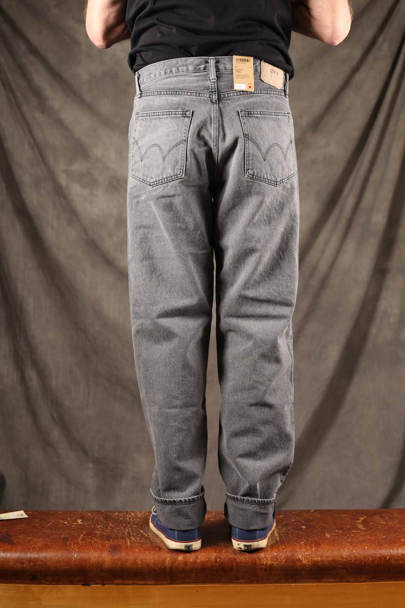 Edwin Made in Japan - Loose Pant - 13oz Kaihara Right Hand Black Denim