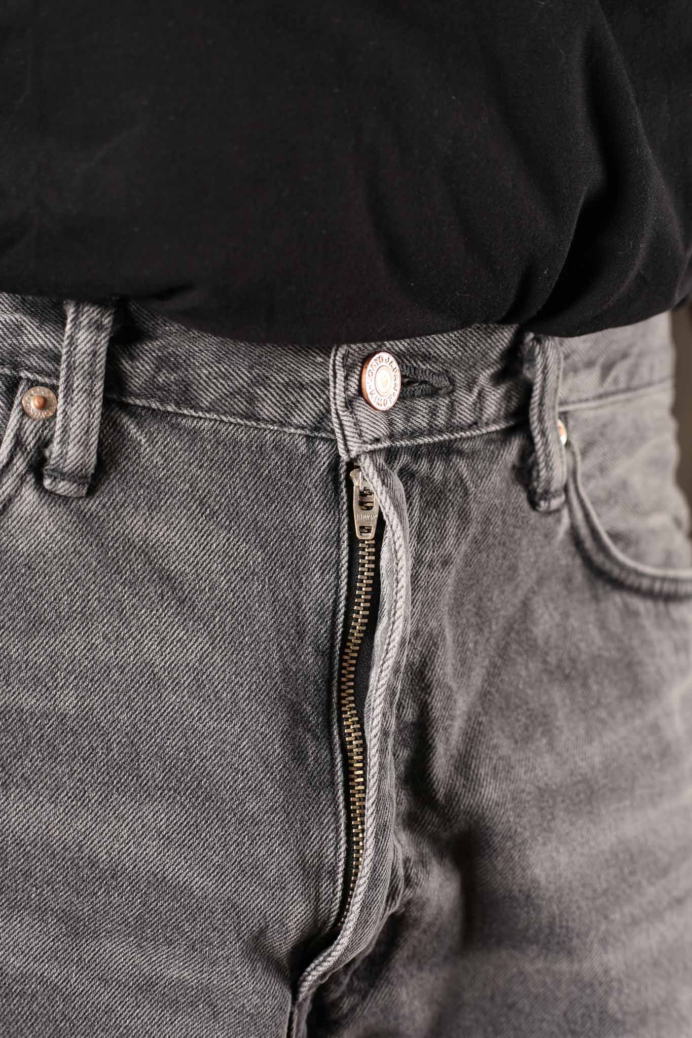 Edwin Made in Japan - Loose Pant - 13oz Kaihara Right Hand Black Denim