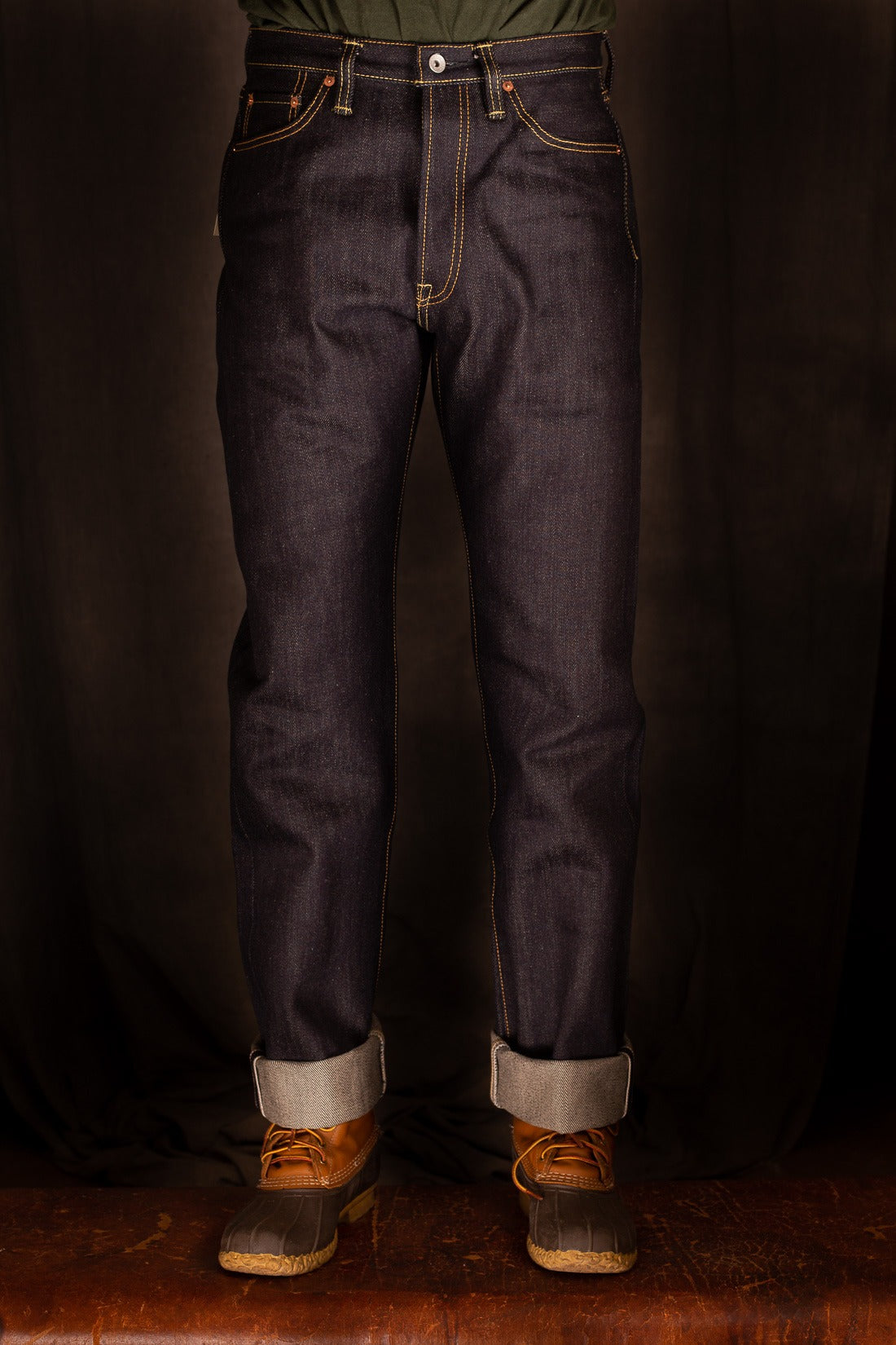IH-888-XHS 25oz Selvedge Denim Medium/High Rise Tapered Cut Jeans -Indigo