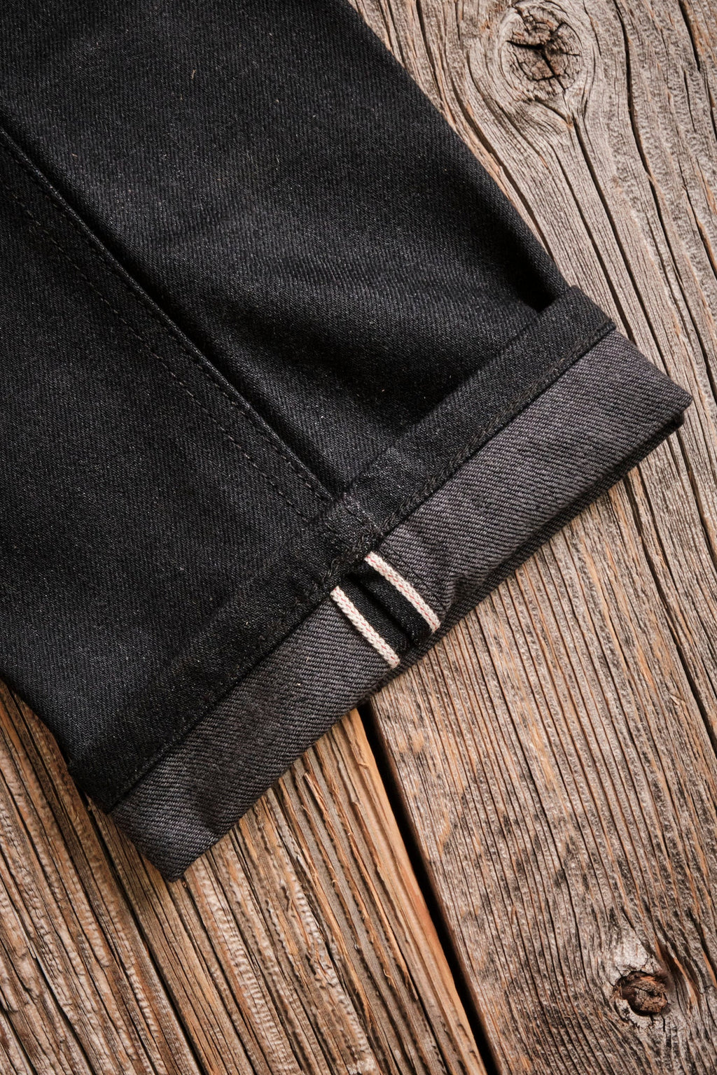 Freenote Cloth - portola classic taper raw 14.25 ounce black grey