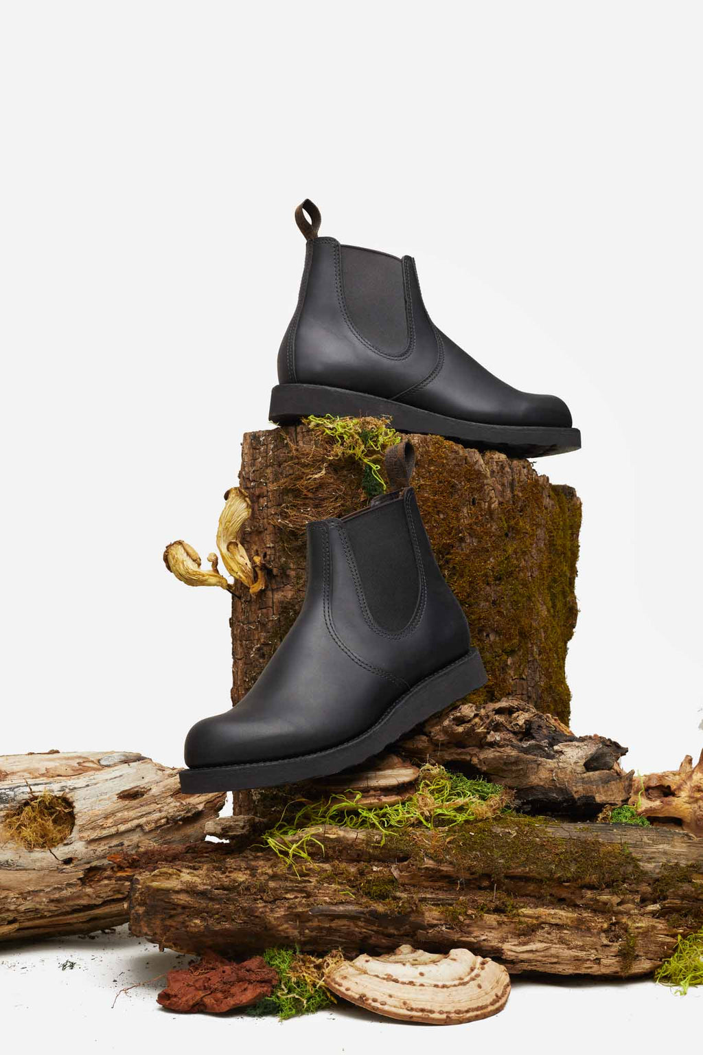 Red Wing 3194 Classic Chelsea Black Harness