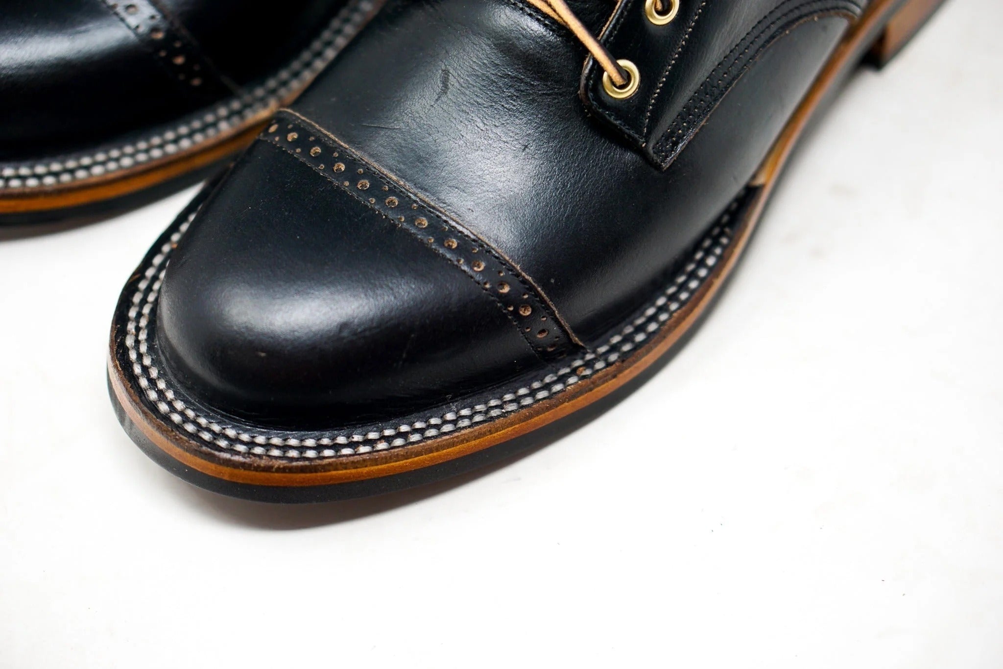 UNMARKED - DB Hunter Cap Toe Black CXL